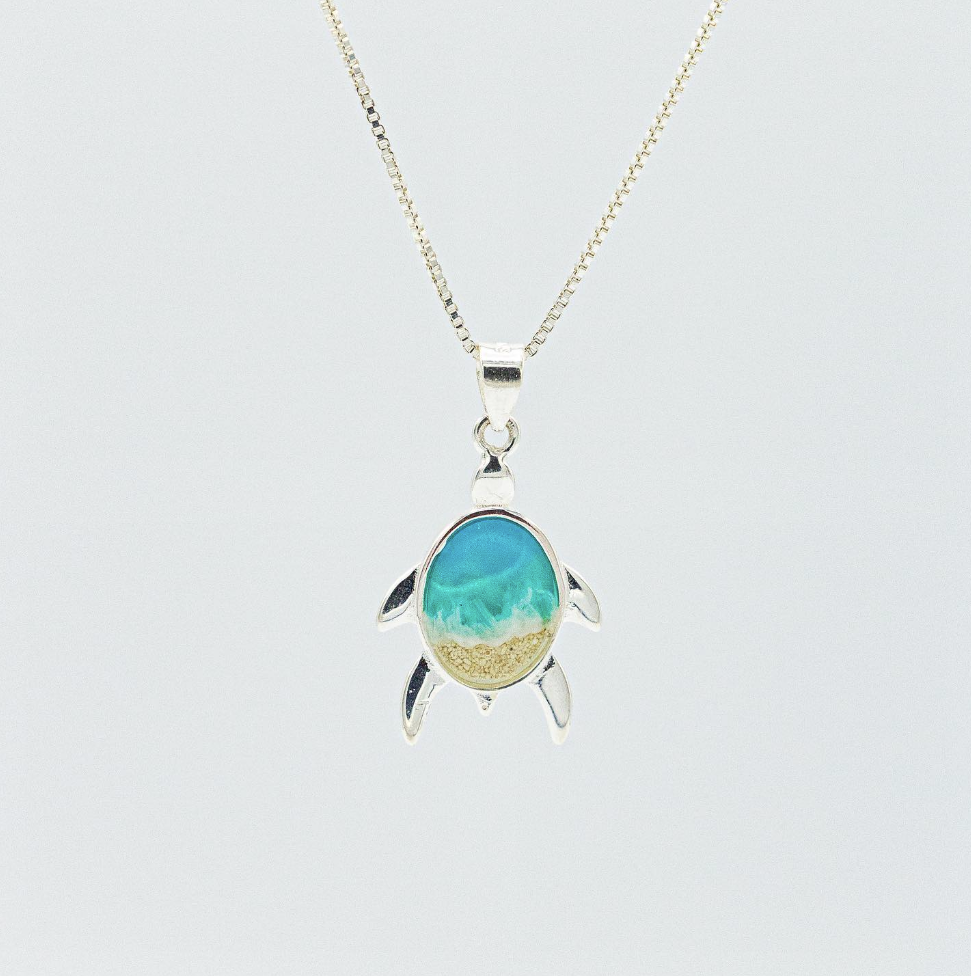 The Shoreline Turtle Necklace (Sterling Silver)